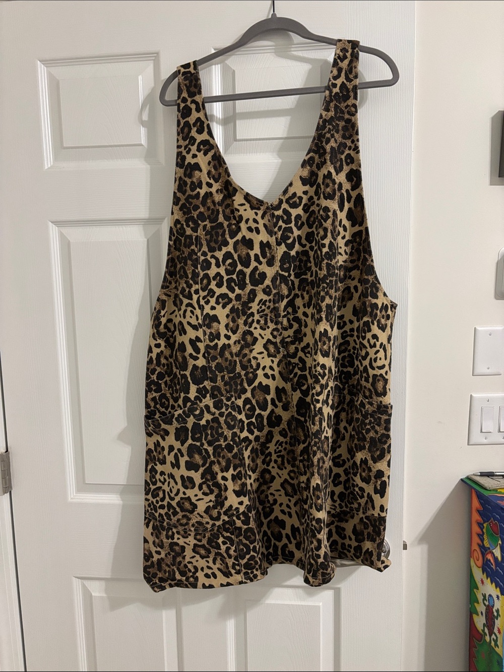 Leopard Print Sleeveless Women’s jumper Brown